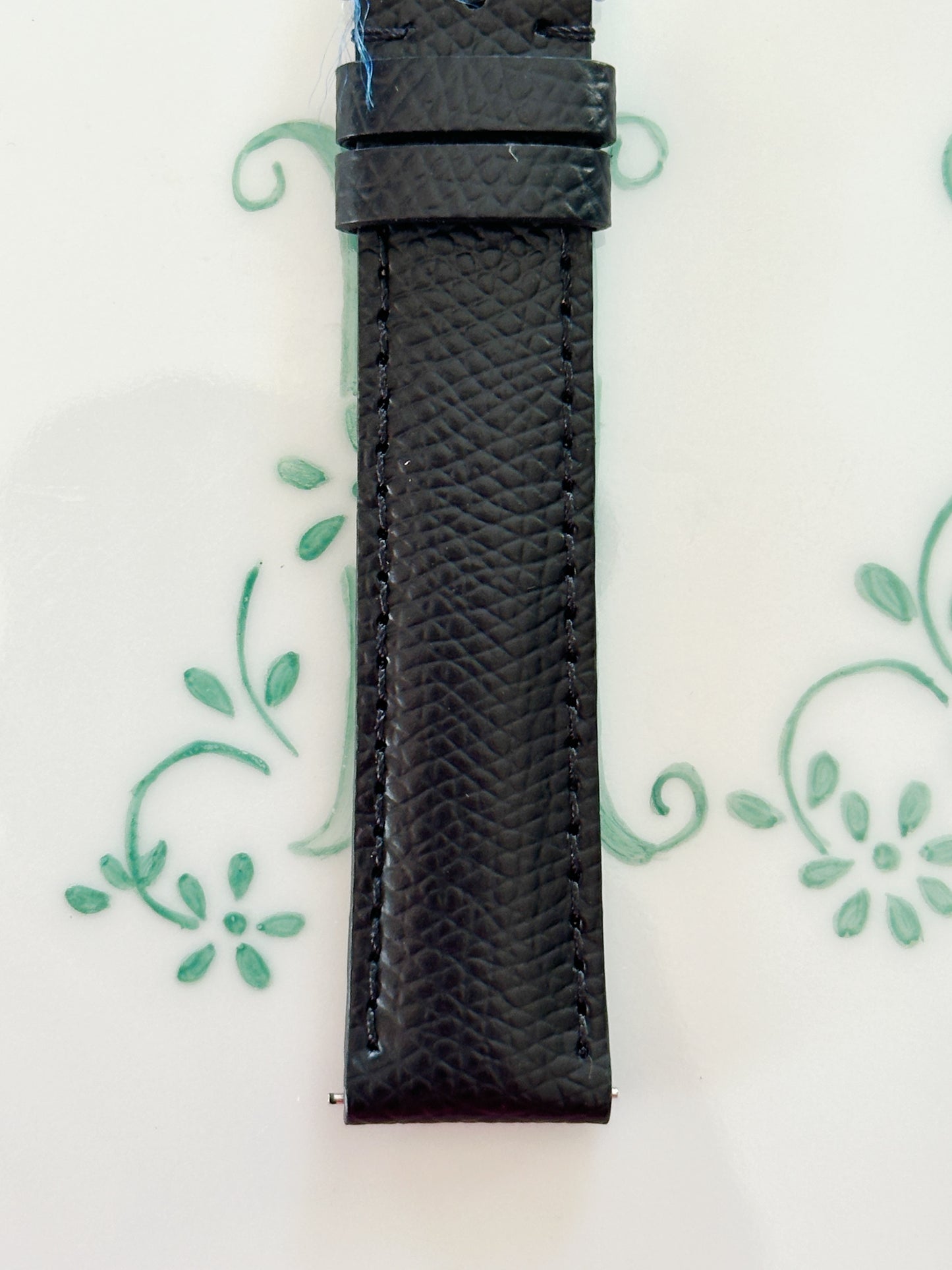 Bracelet de montre Neville Watches X Jean Rousseau – Cuir grainé embossé, fait main en France