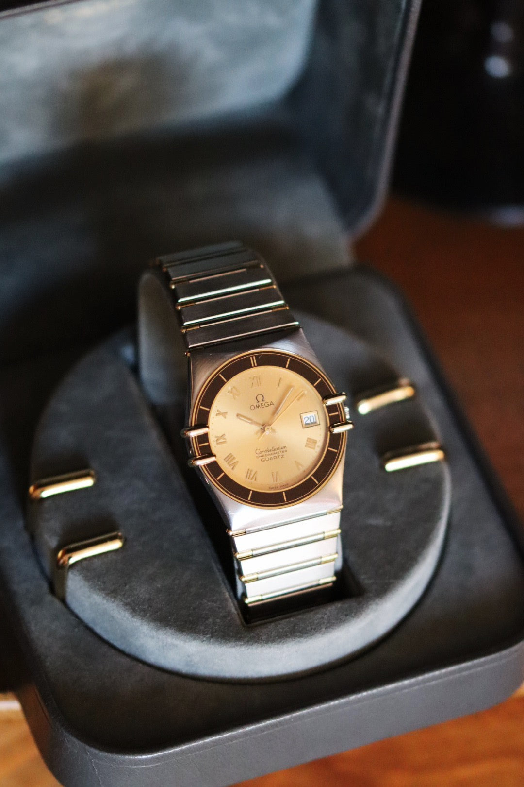 Omega Constellation Manhattan or jaune et acier 1982