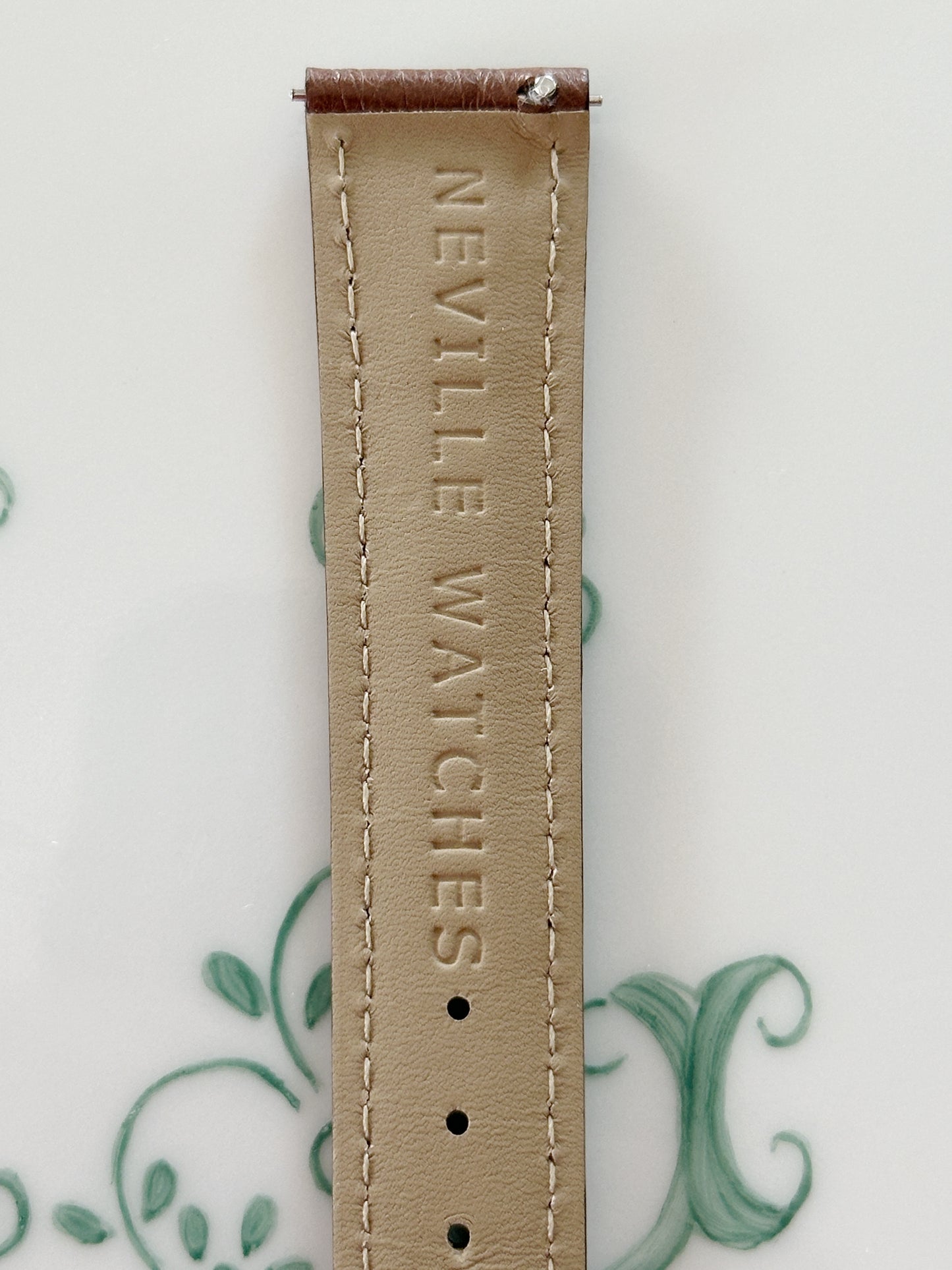 Bracelet de montre Neville Watches X Jean Rousseau – Cuir d'autruche embossé, fait main en France