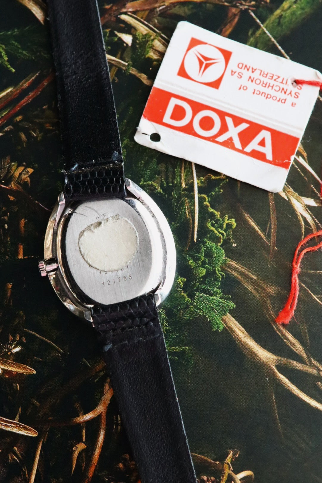 DOXA vintage, pearls and blue dial with manual winding