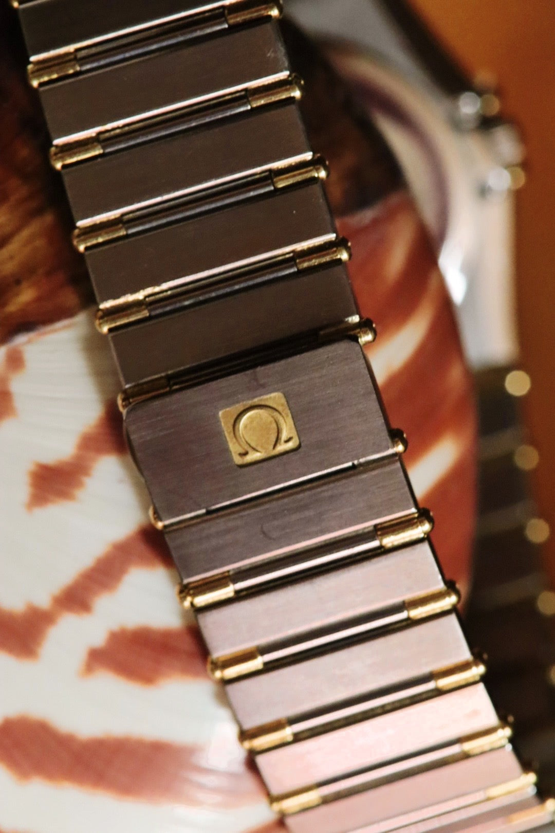 Omega Constellation Manhattan or jaune et acier 1982