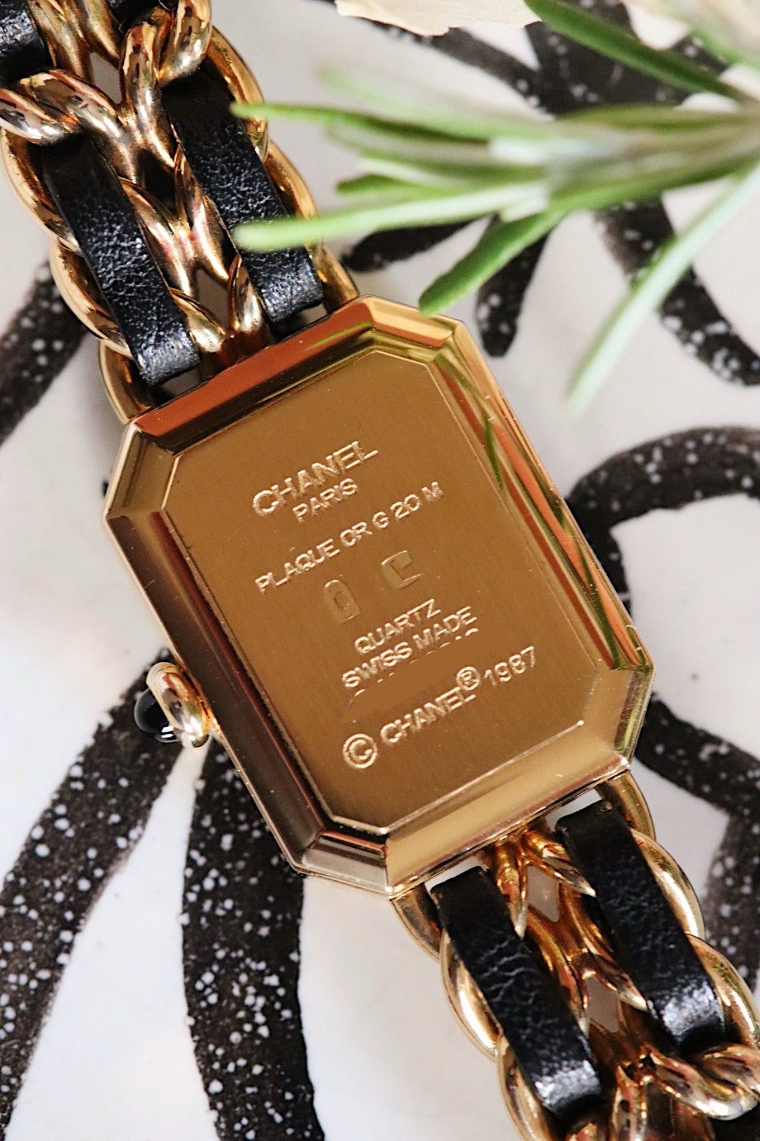 Chanel Première H0001, or et noir