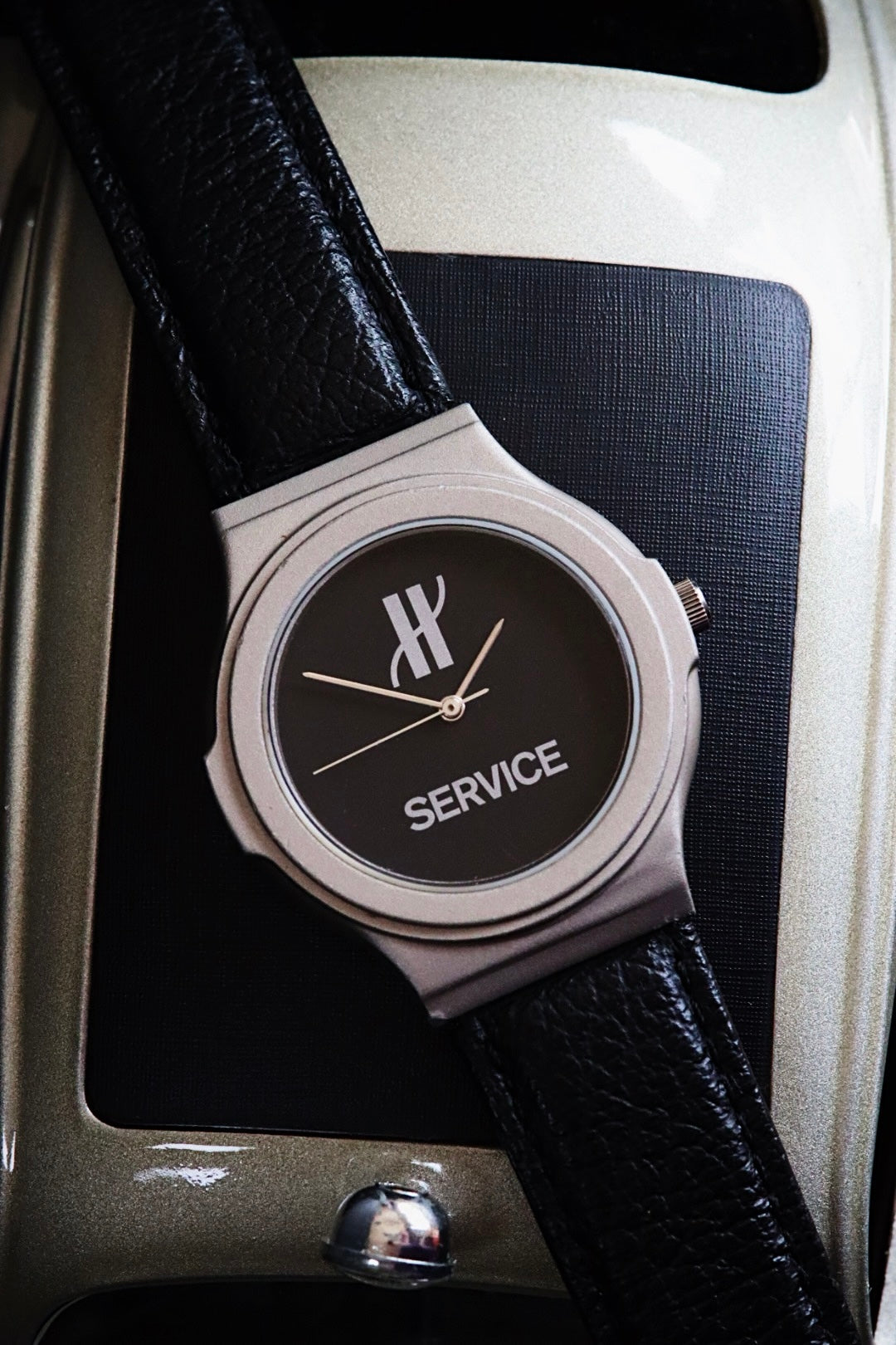 Hublot de Service, Not For sale