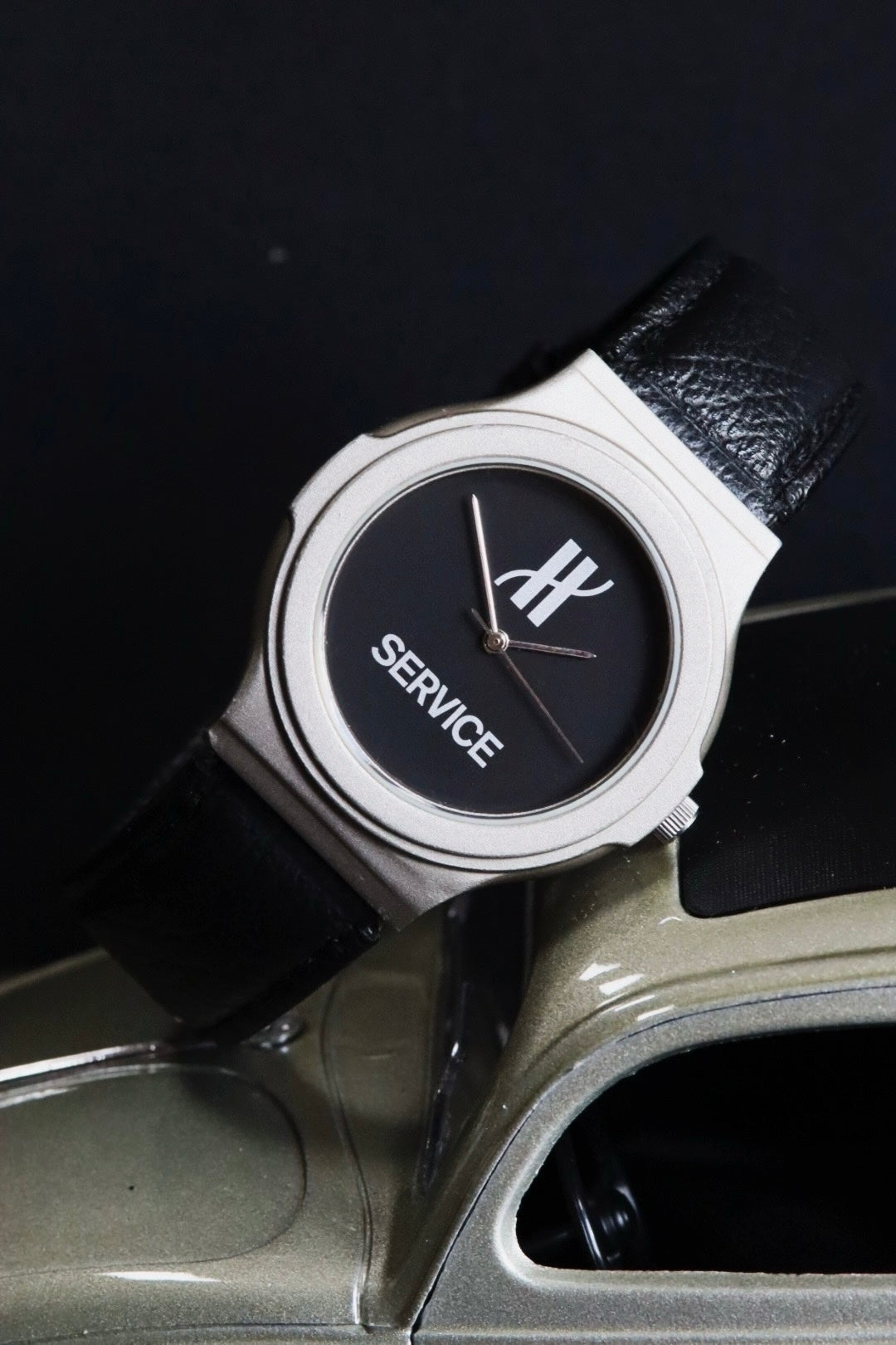 Hublot de Service, Not For sale