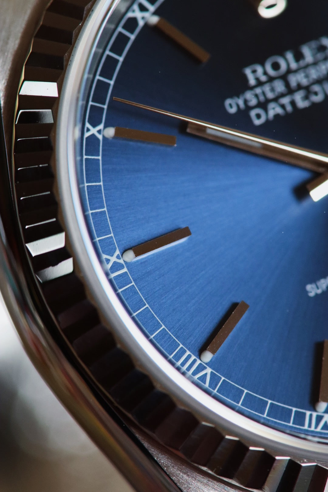 Rolex Datejust 16234 cadran Bleu boite et papier série P de 2000 Luminova