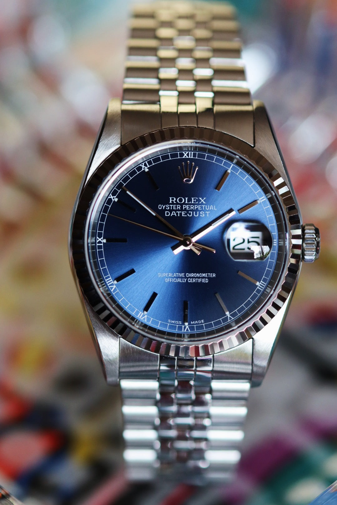 Rolex Datejust 16234 cadran Bleu boite et papier série P de 2000 Luminova