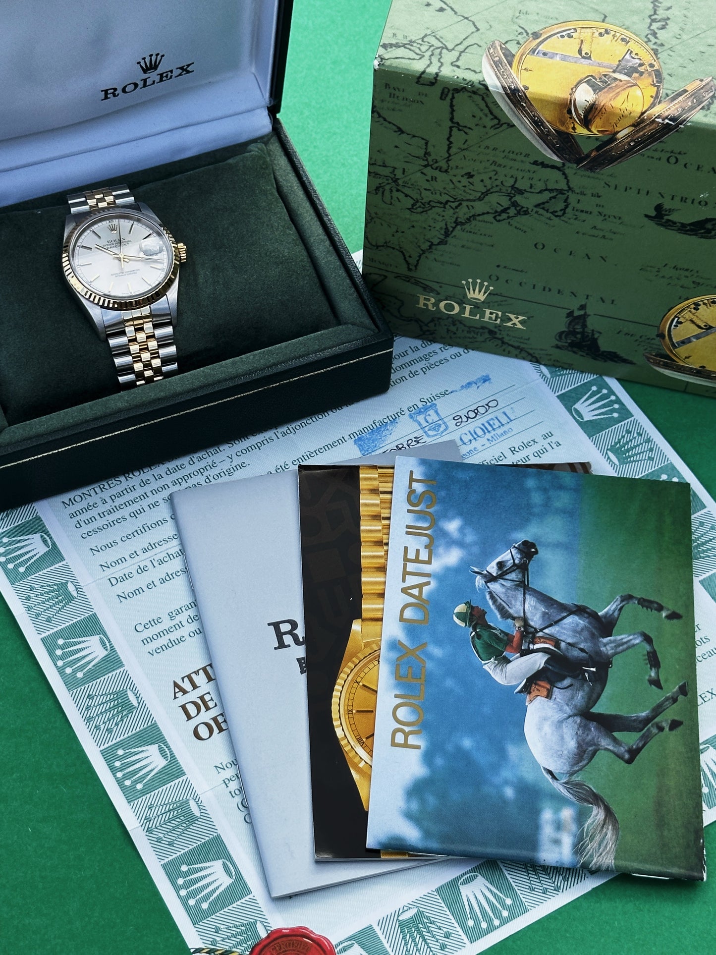 Rolex Oyster Perpetual Datejust 16233 in gold and steel