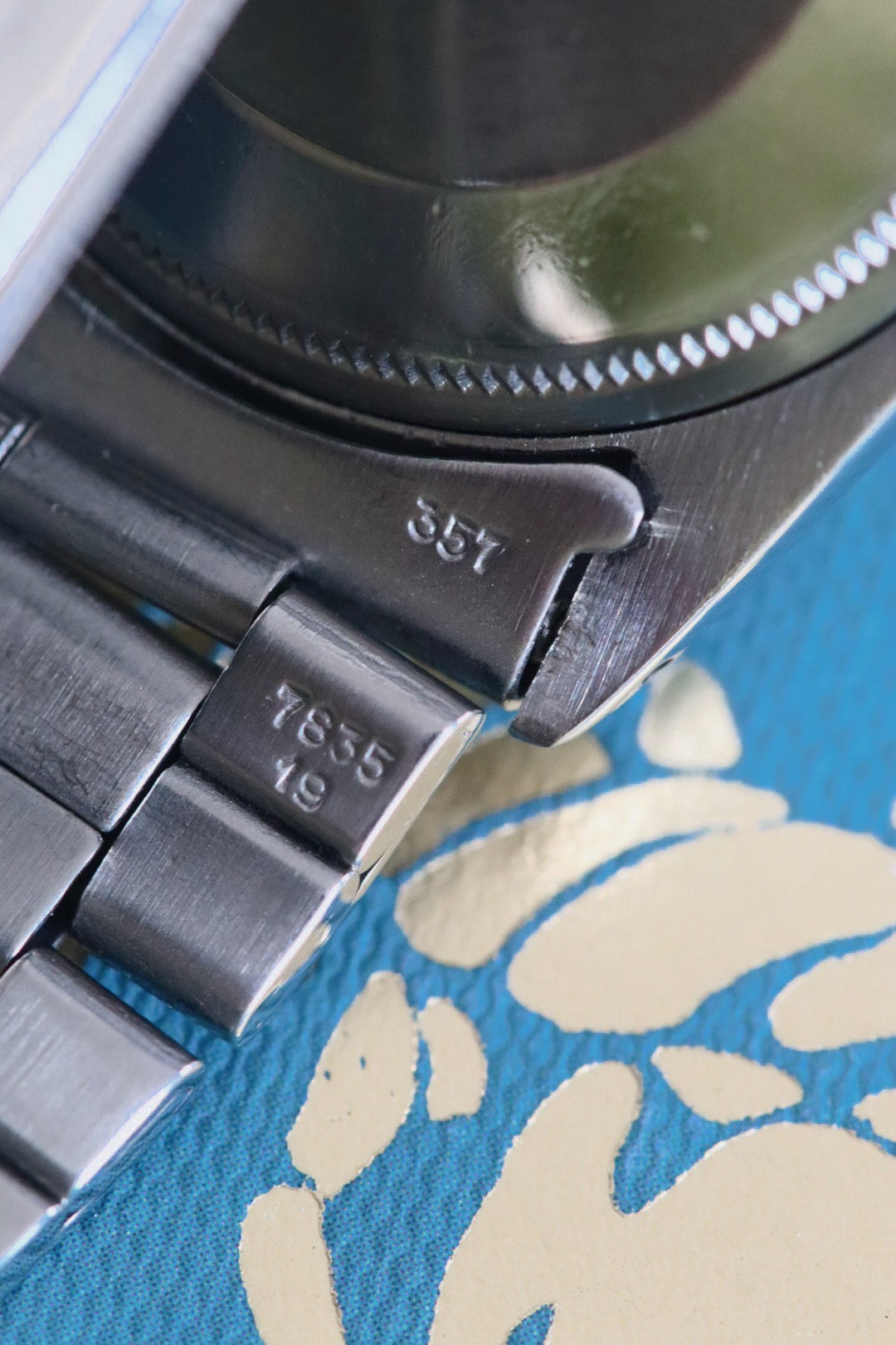 Rolex Oyster Perpetual Date Réf. 1500 – Cadran Bleu Mosaïque - Année 1972