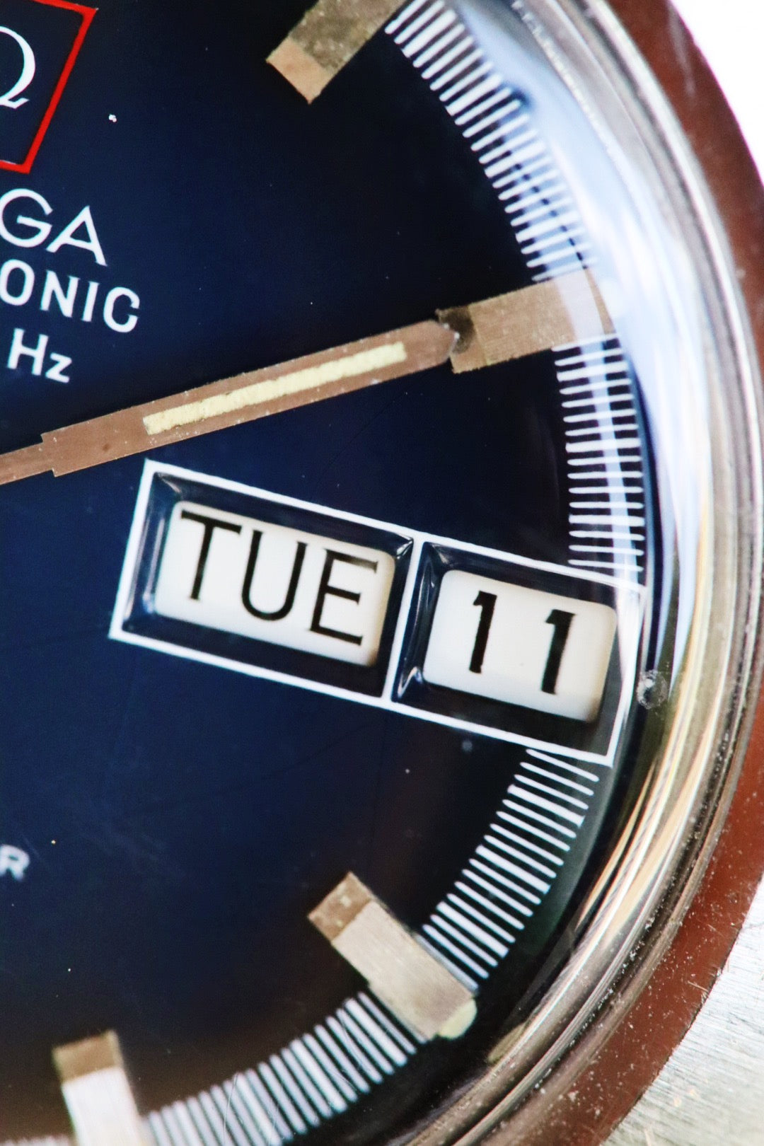 Montre Omega Electronic F300 HZ Chronometer Bleue vintage