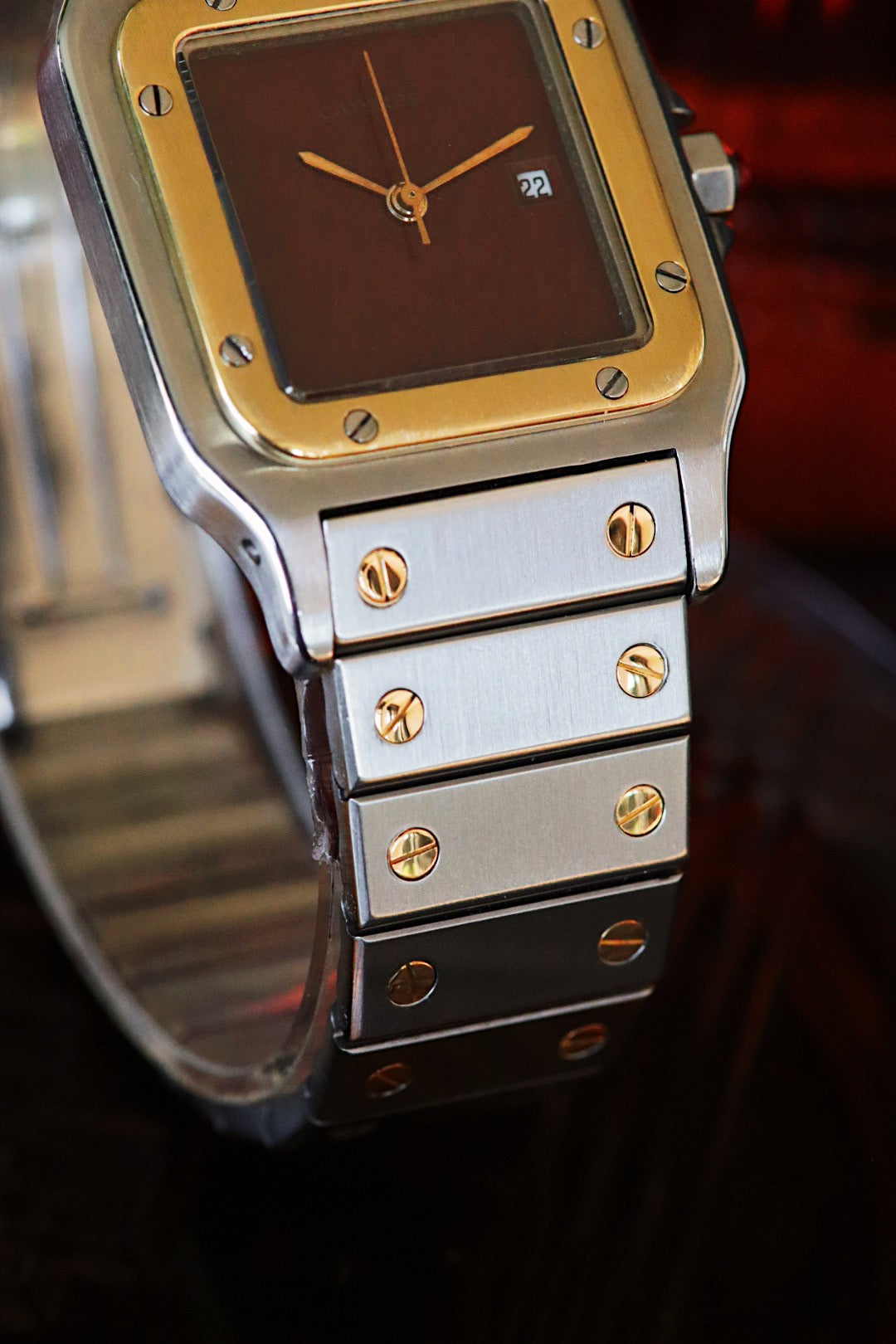 Cartier Santos Carrée 2961 – Cadran laqué rouge Burgundy spider