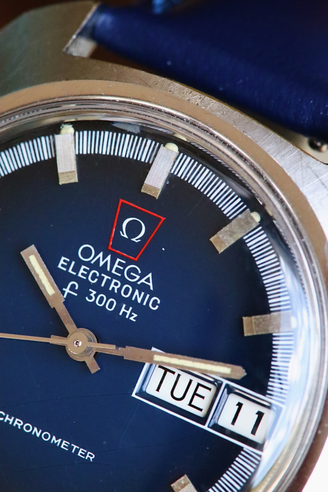 Montre Omega Electronic F300 HZ Chronometer Bleue vintage