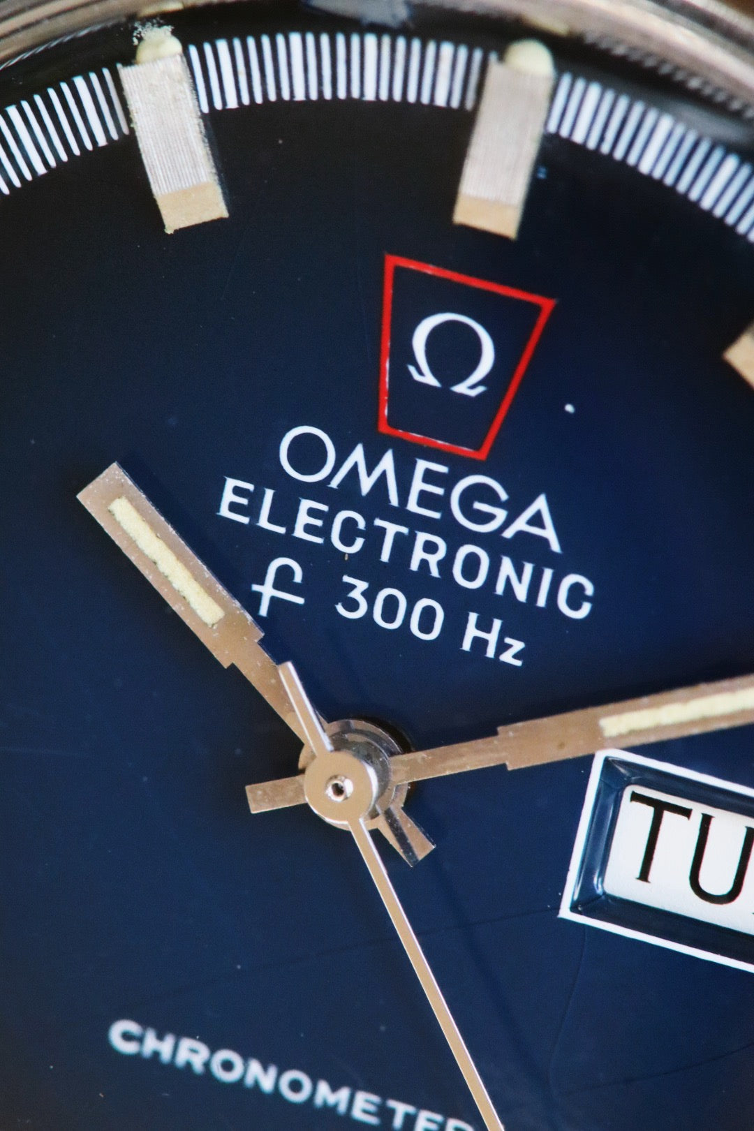 Montre Omega Electronic F300 HZ Chronometer Bleue vintage