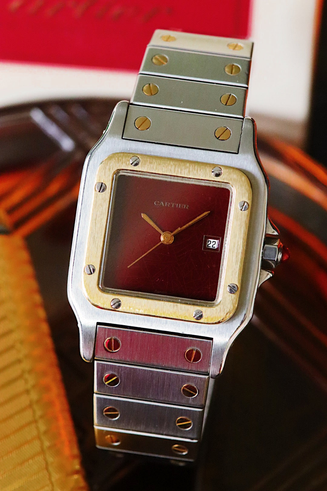 Cartier Santos Carrée 2961 – Cadran laqué rouge Burgundy spider