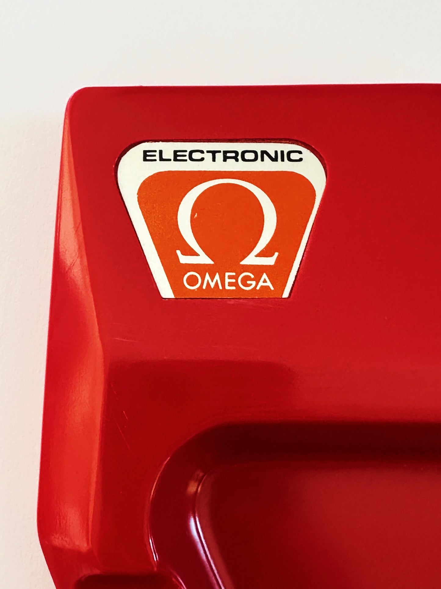 Cendrier OMEGA “Electronic” rouge