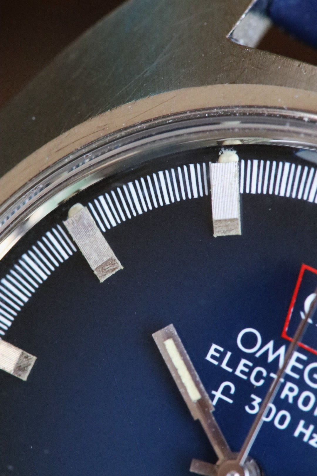 Montre Omega Electronic F300 HZ Chronometer Bleue vintage