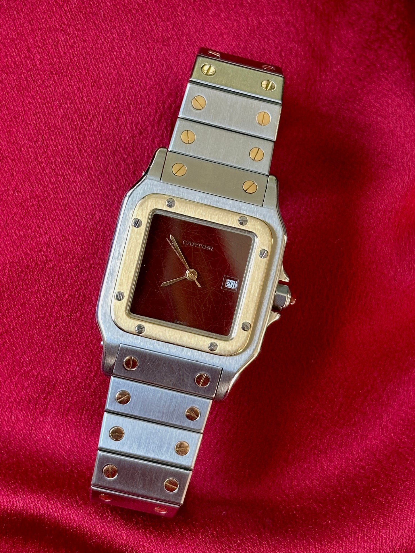 Cartier Santos Carrée 2961 – Cadran laqué rouge Burgundy spider