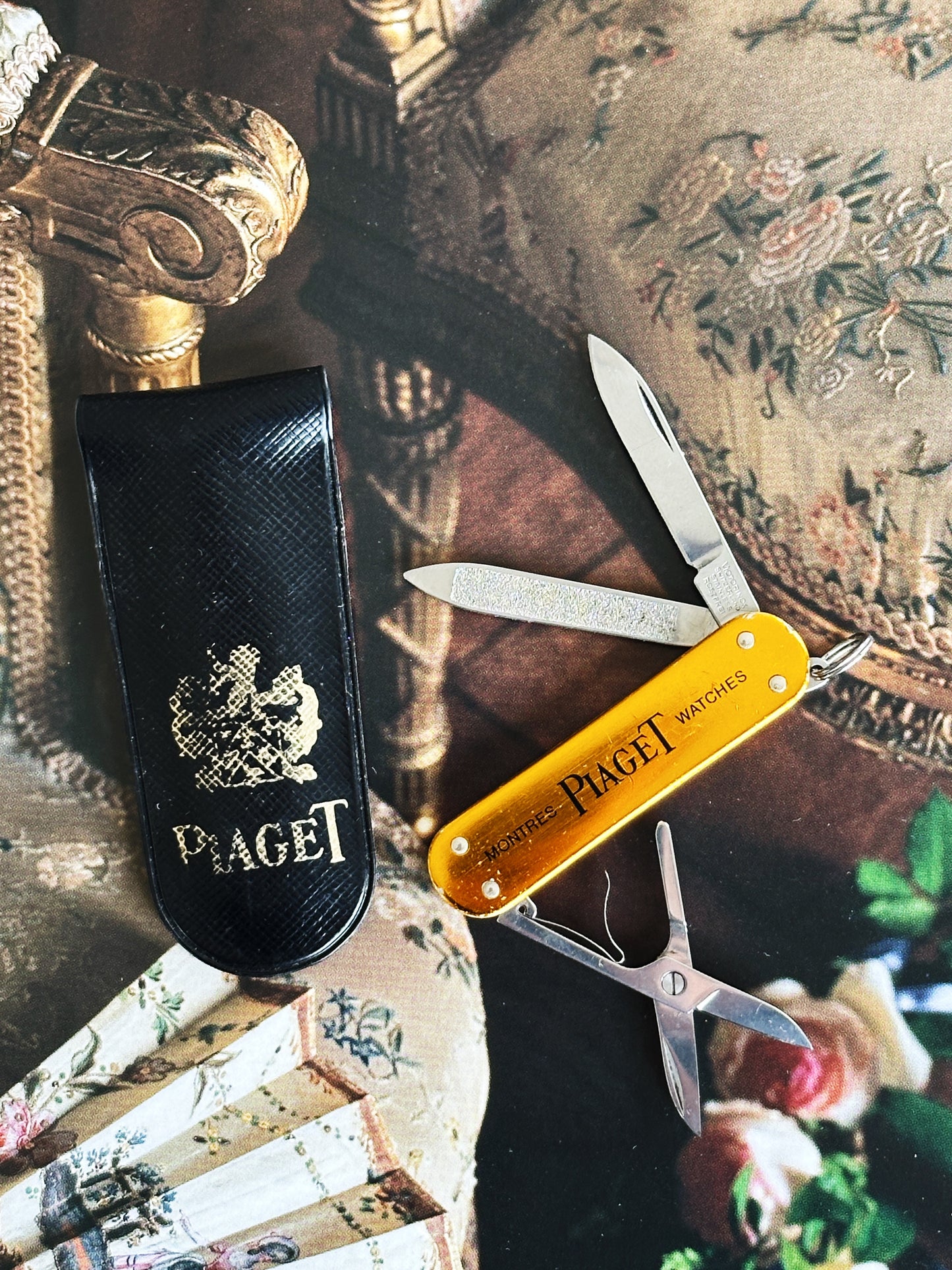 Mini couteau suisse Piaget vintage avec étui d'origine – Victoria Rostfrei