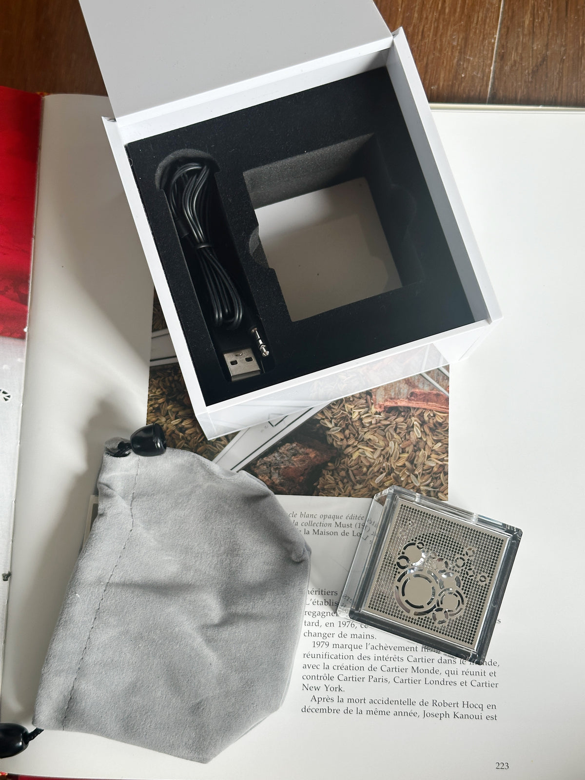 Enceinte Jaeger-LeCoultre – Design mouvement horloger – Neuve de stock