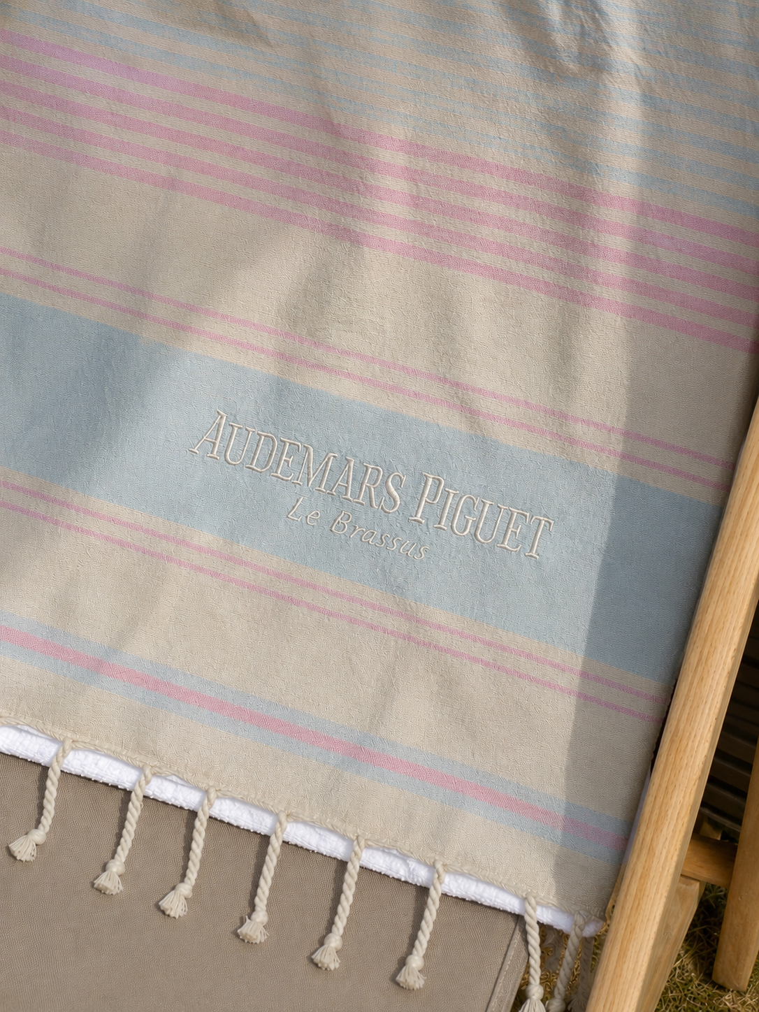 Serviette de plage Audemars Piguet  – Drap de plage de luxe à rayures