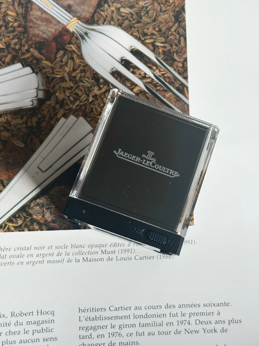 Enceinte Jaeger-LeCoultre – Design mouvement horloger – Neuve de stock