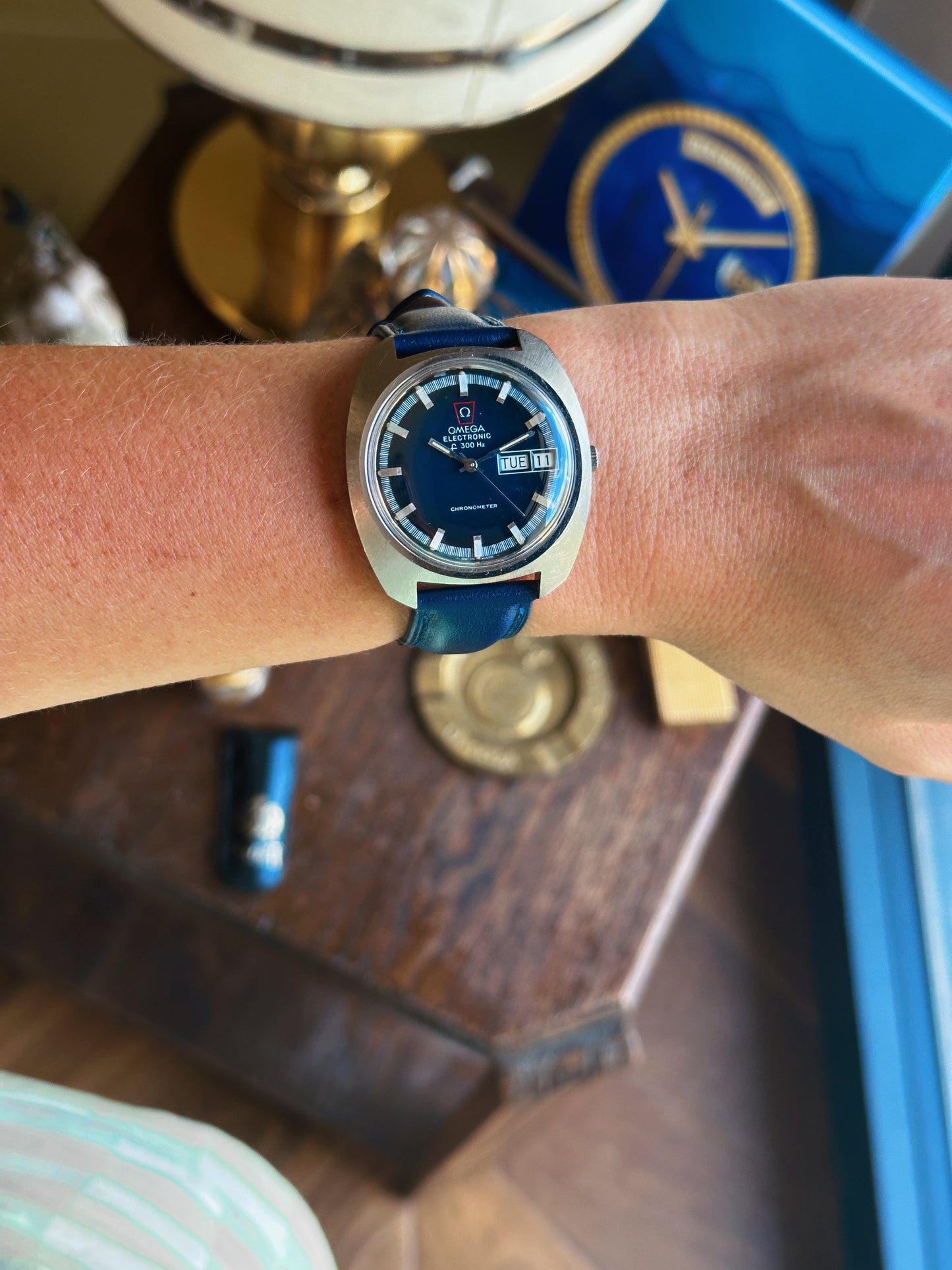 Montre Omega Electronic F300 HZ Chronometer Bleue vintage