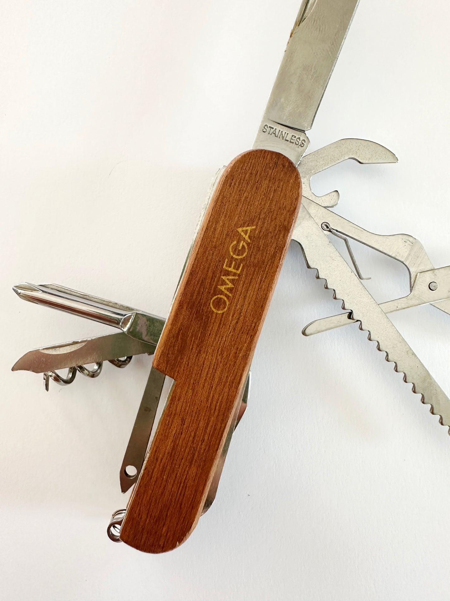 Couteau suisse, couteau de poche Omega en bois