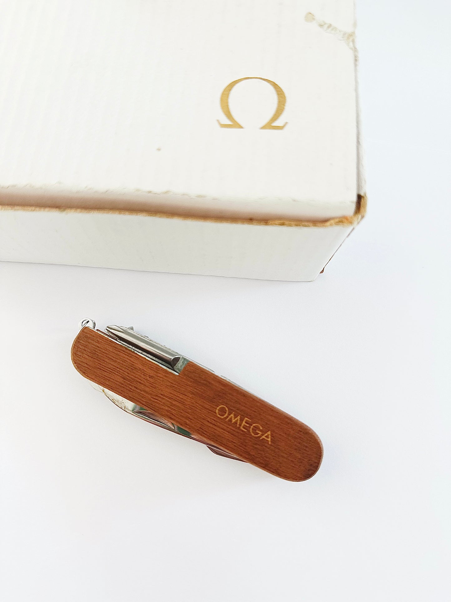 Couteau suisse, couteau de poche Omega en bois