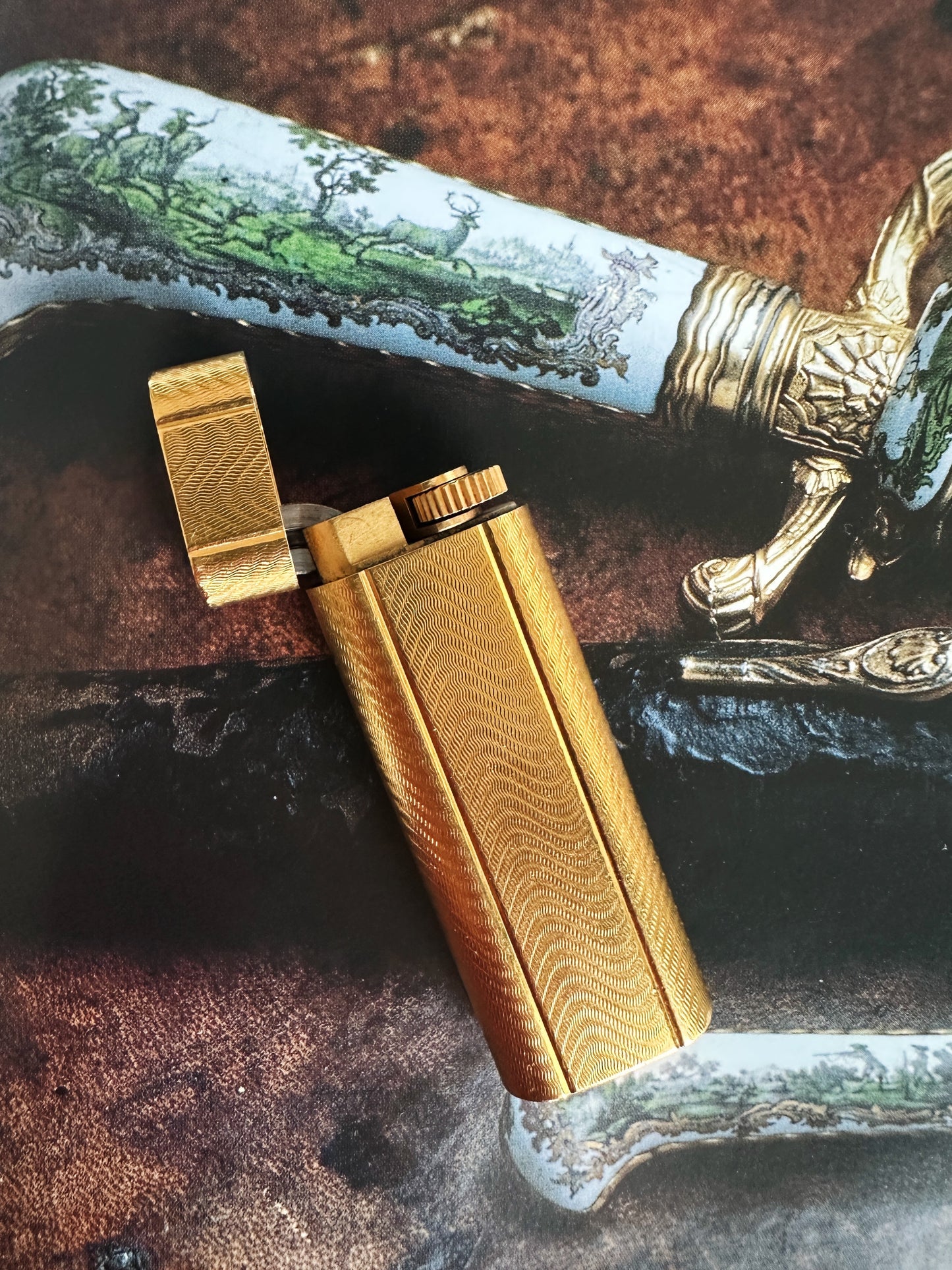 Vintage Cartier gold-plated lighter – Zigzag engraving – Perfect working condition