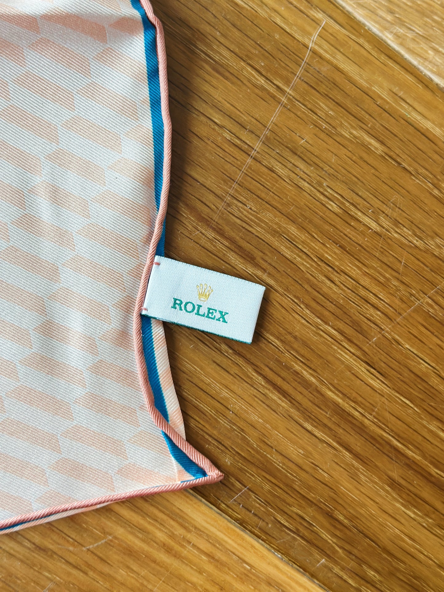 Foulard Gavroche Rolex en soie – Rose saumon & bleu