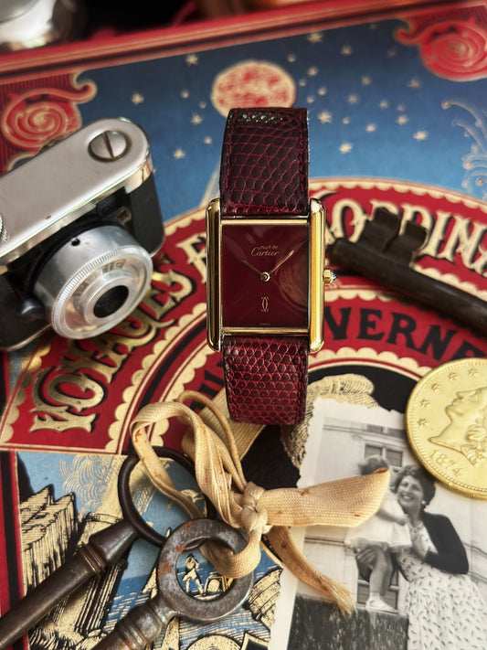 Cartier Tank Must Vermeil, 681006, cadran rouge Bordeaux