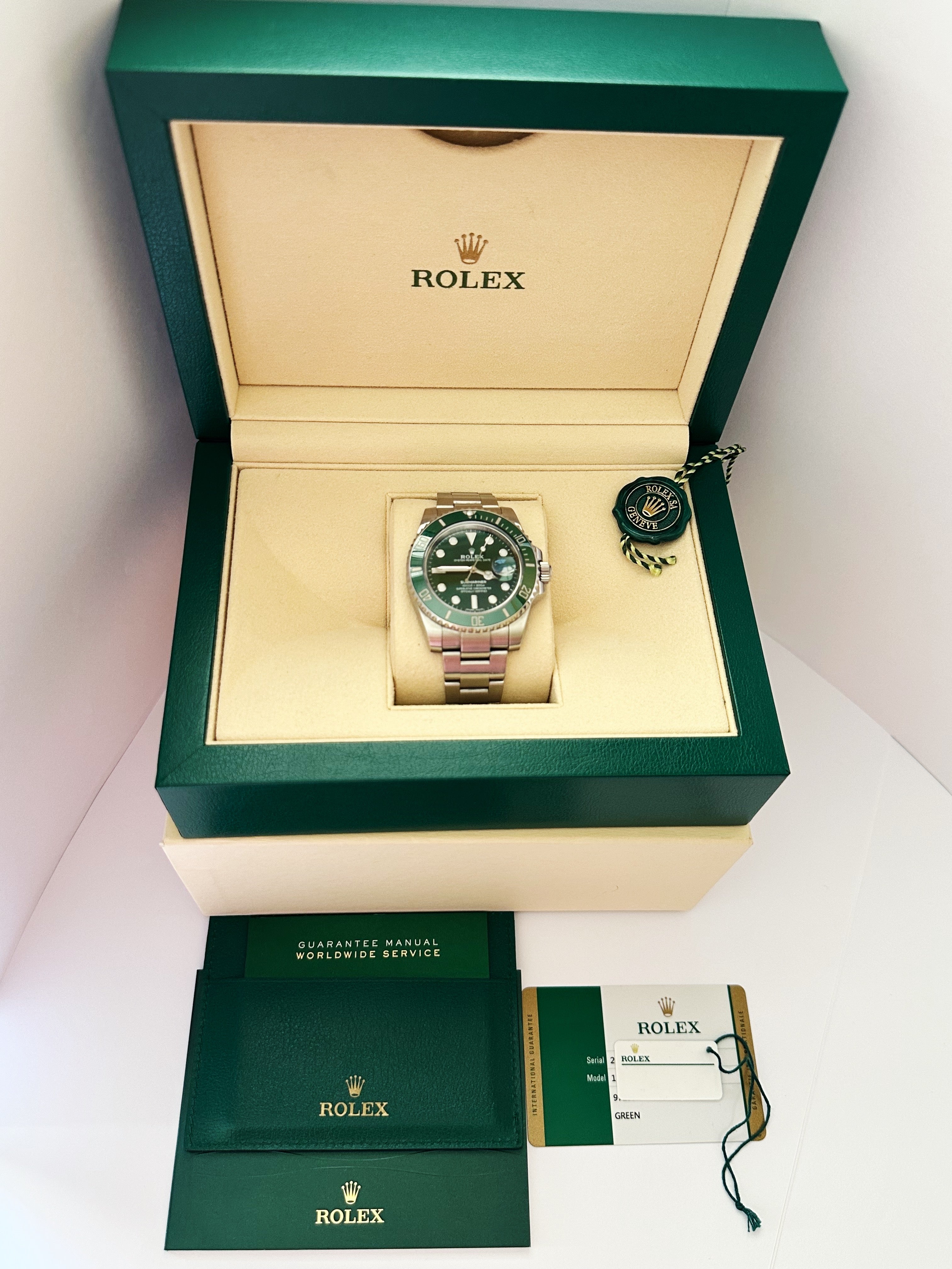 Rolex Submariner Hulk 116610LV