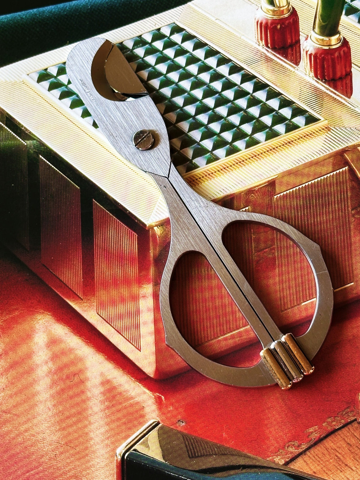 Coupe-cigare Cartier Trinity – Ciseaux trois ors – Boîte & sac Cartier