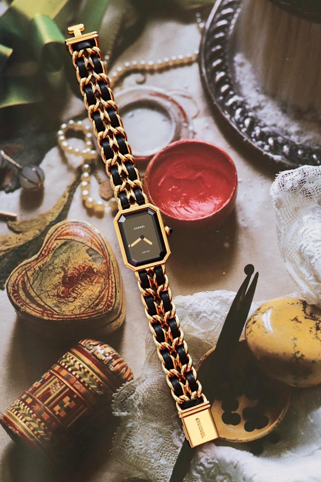 Chanel Première H0001 1992 – Cadran noir, plaqué or – Taille L, bracelet 16 cm