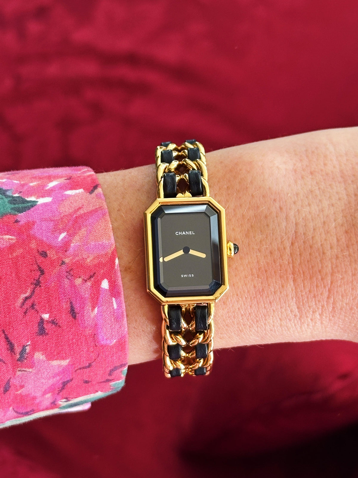 Chanel Première H0001 1992 – Cadran noir, plaqué or – Taille L, bracelet 16 cm