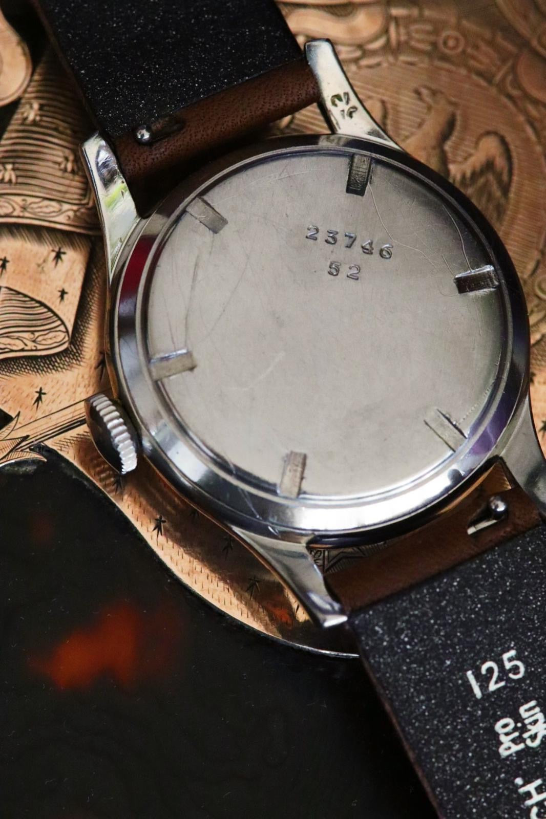 Longines vintage militaire vers 1948 — Cadran crème et aiguilles à patine orange « pumpkin »